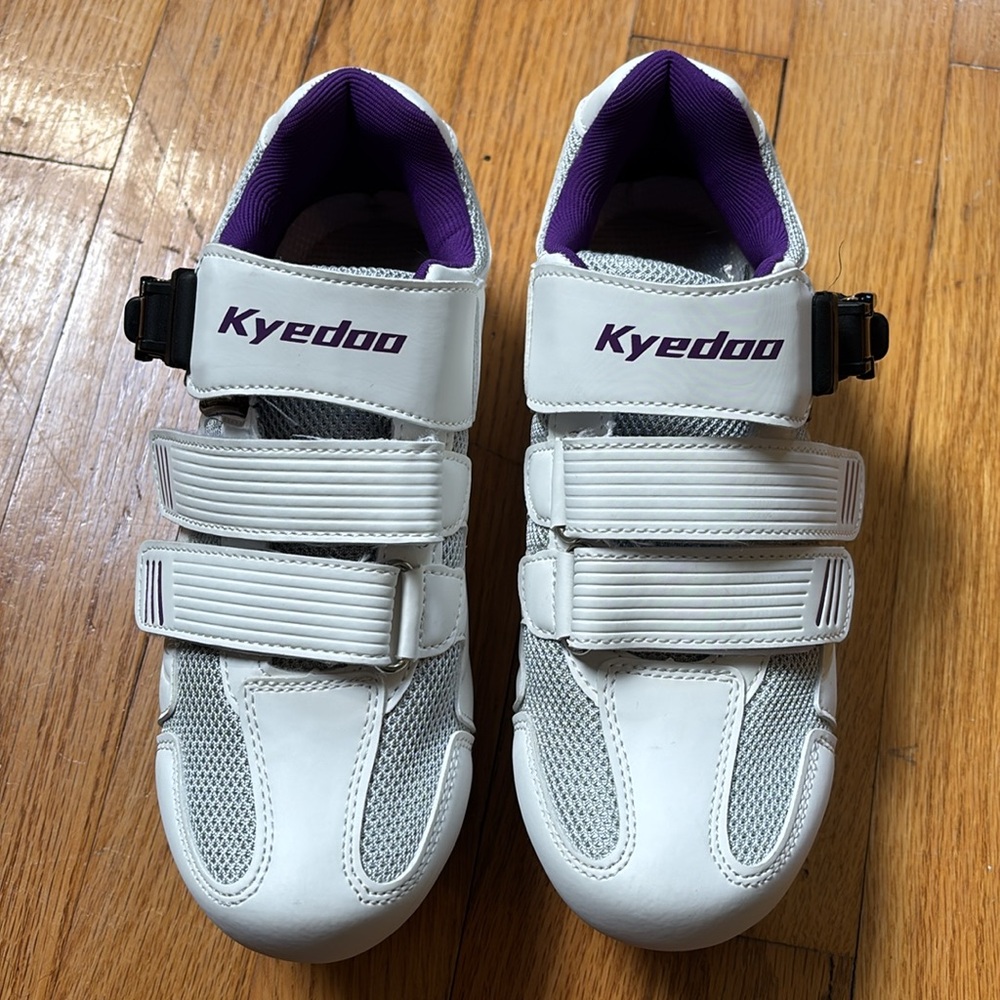 Kyedoo Cycling Shoes Size 37 White and Purple Clip in